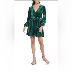 Belle Badgley Mischka Harmony V-Neck Long Sleeve Sash Belt Stretch Velvet Dress